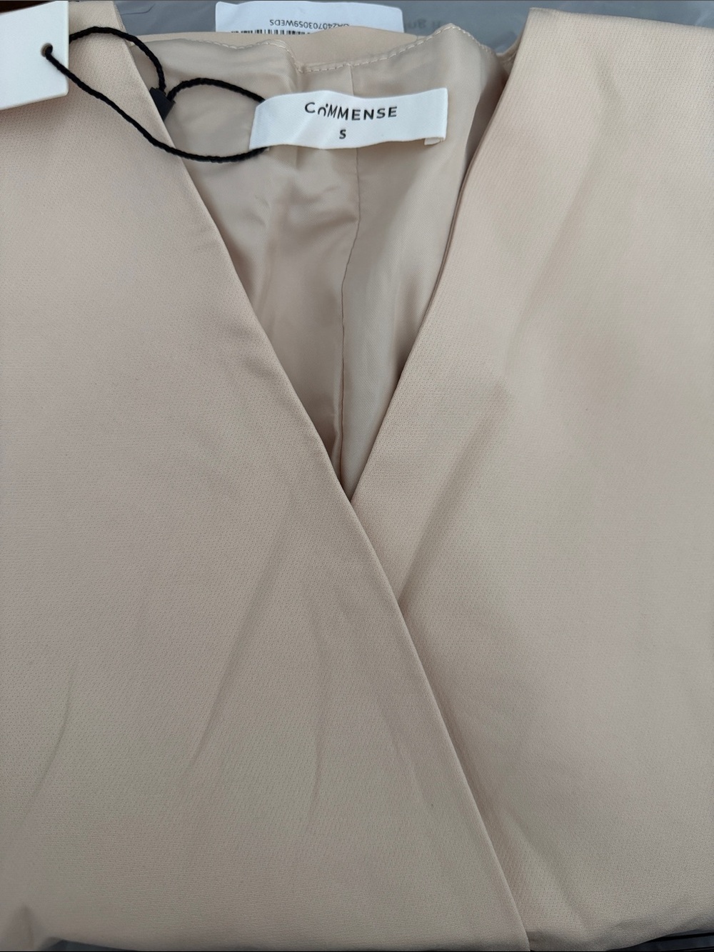 261 Trendy V-Neck Button Down Blouse - Picture 6 of 6